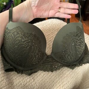 Beyond Sexy by La Senza Green Lacey Full Support Push-Up Multiway Bra Size 32D